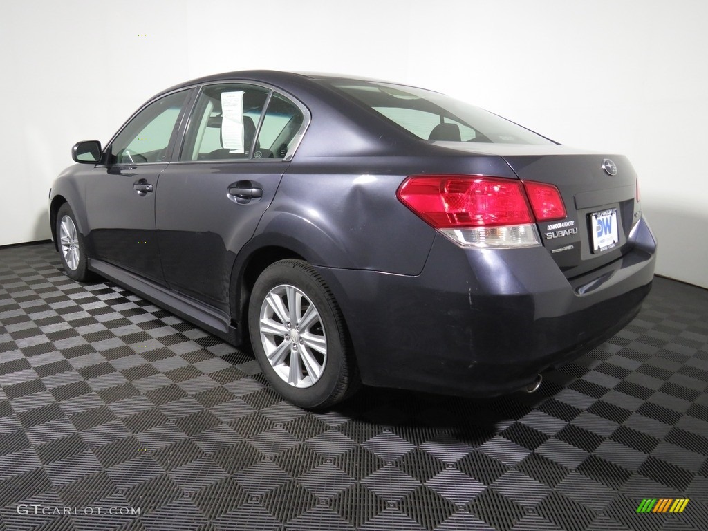 2010 Legacy 2.5i Premium Sedan - Graphite Gray Metallic / Off Black photo #9