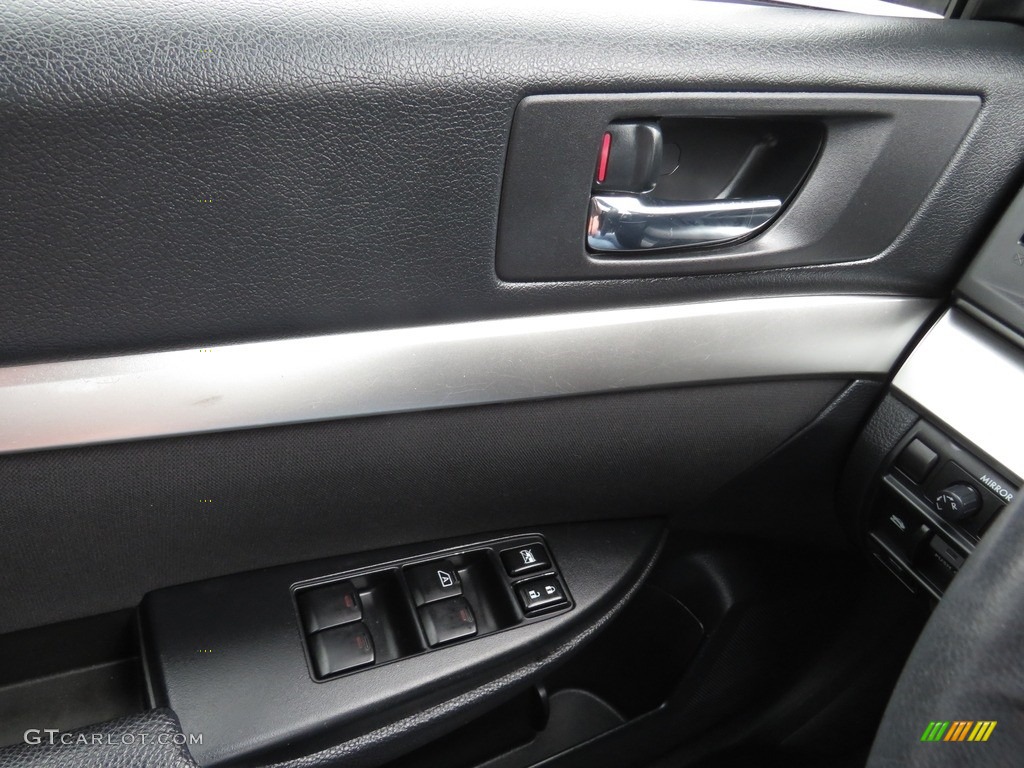 2010 Legacy 2.5i Premium Sedan - Graphite Gray Metallic / Off Black photo #29