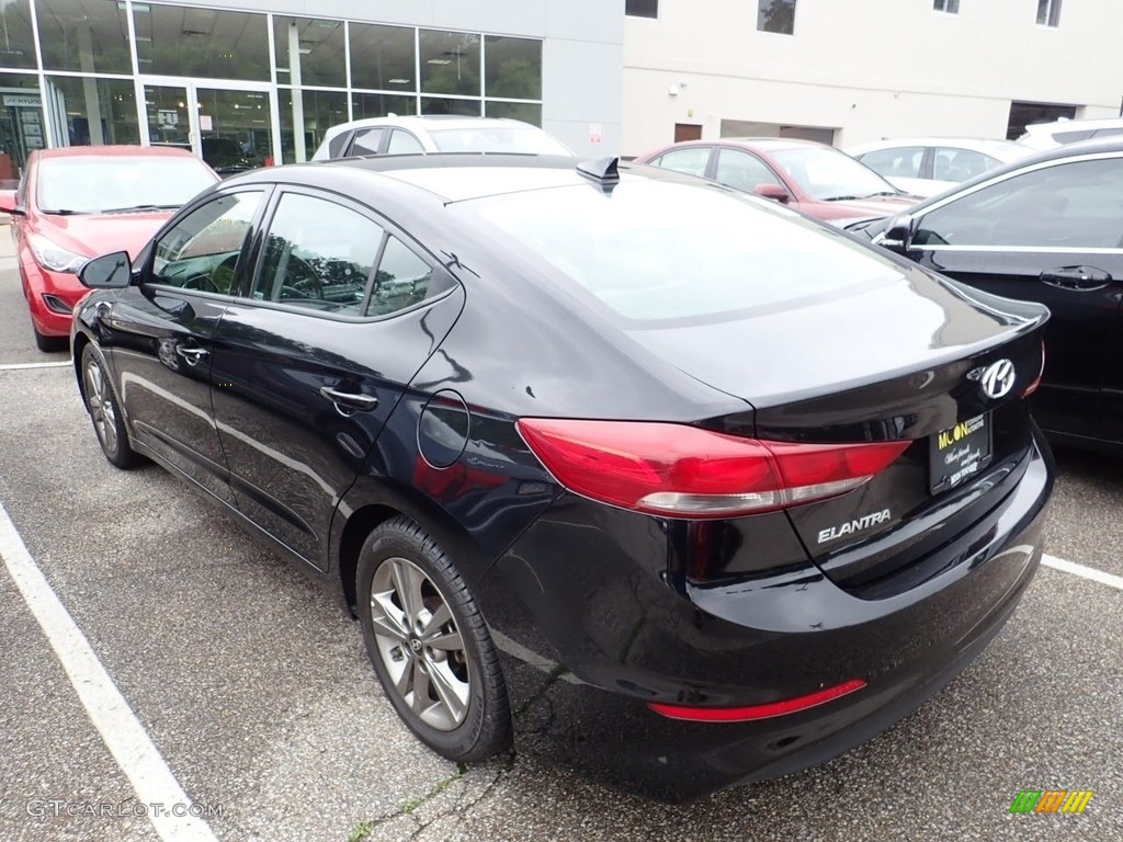 2018 Elantra SEL - Phantom Black / Gray photo #2