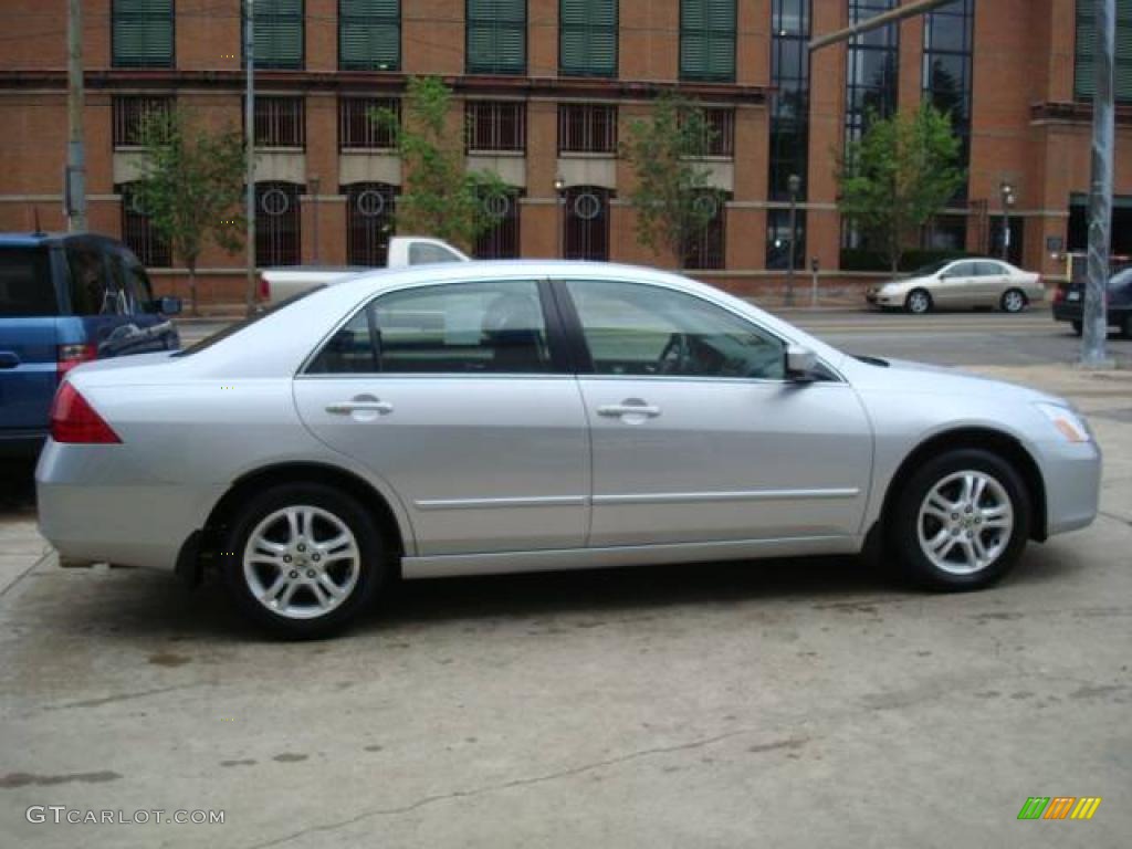 2007 Accord SE Sedan - Alabaster Silver Metallic / Black photo #5