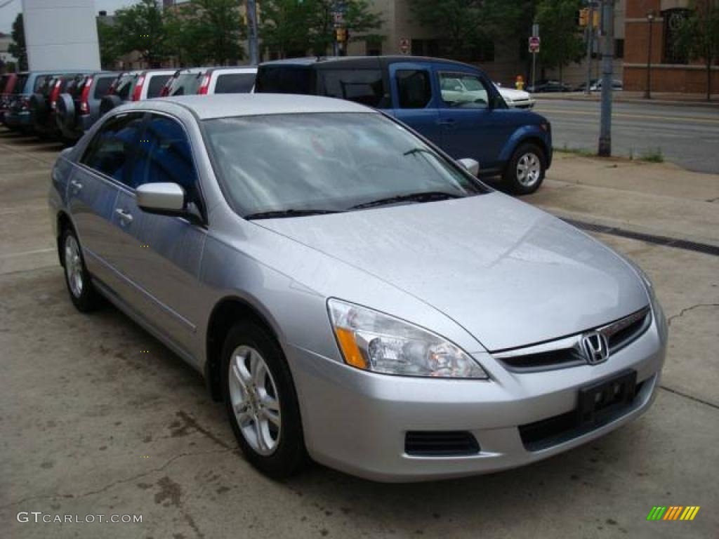 2007 Accord SE Sedan - Alabaster Silver Metallic / Black photo #6