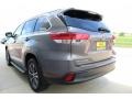 2019 Predawn Gray Mica Toyota Highlander XLE  photo #22