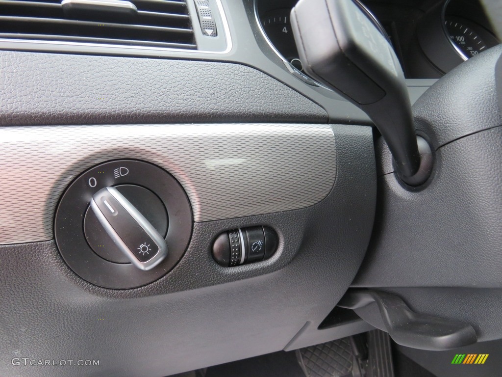 2018 Jetta S - Pure White / Black/Palladium Gray photo #18