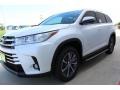 2019 Blizzard Pearl White Toyota Highlander XLE  photo #4