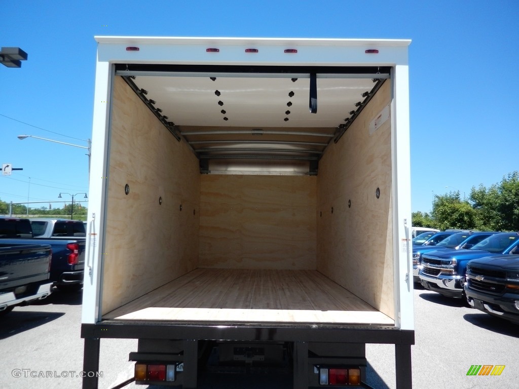 2019 Chevrolet Low Cab Forward 4500 Moving Truck Trunk Photo #133957789