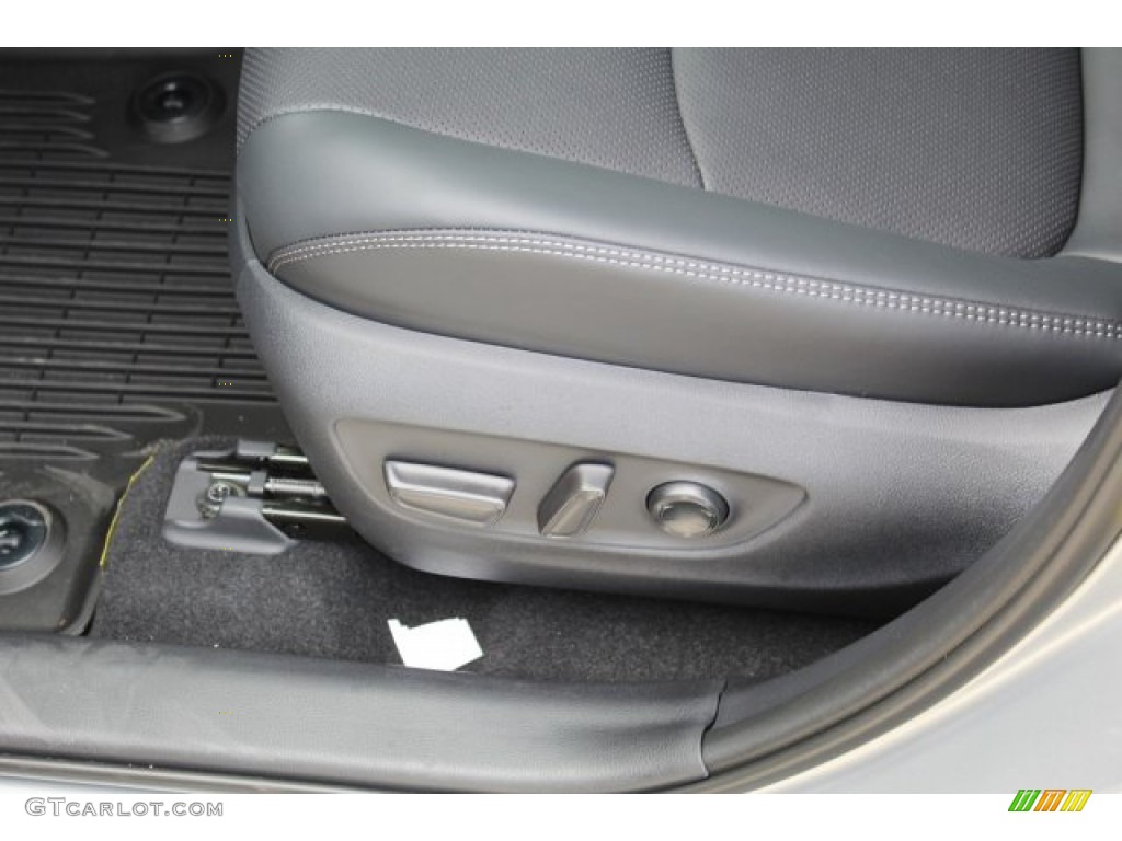 2019 RAV4 Limited - Silver Sky Metallic / Black photo #11