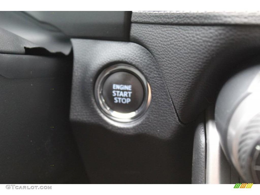 2019 RAV4 Limited - Silver Sky Metallic / Black photo #17