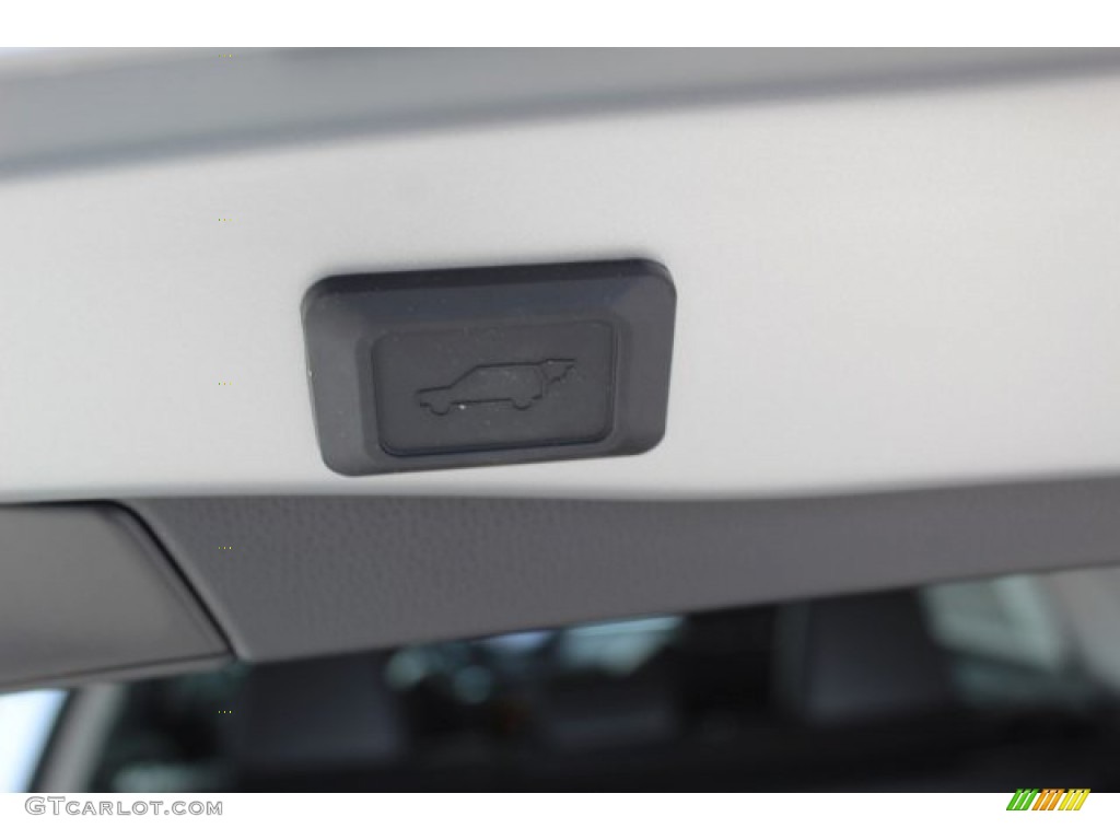 2019 RAV4 Limited - Silver Sky Metallic / Black photo #24