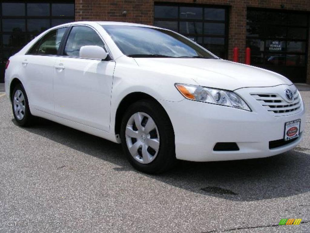 2007 Camry LE V6 - Super White / Bisque photo #1