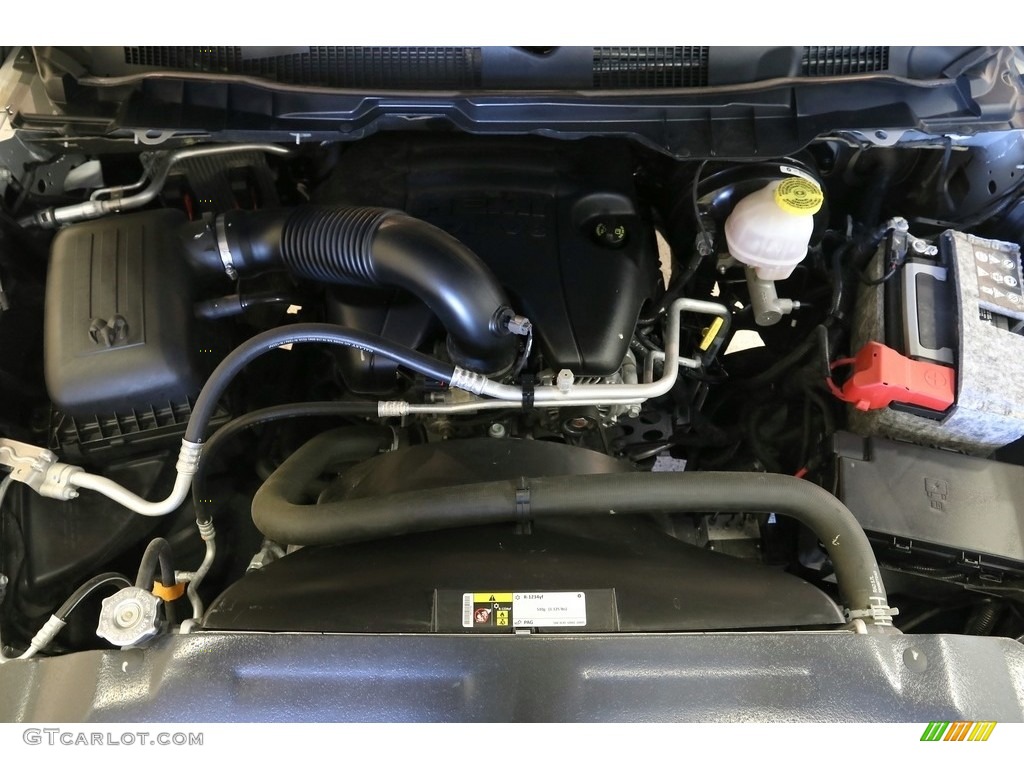 2019 1500 Classic SLT Crew Cab 4x4 - Bright Silver Metallic / Black/Diesel Gray photo #18