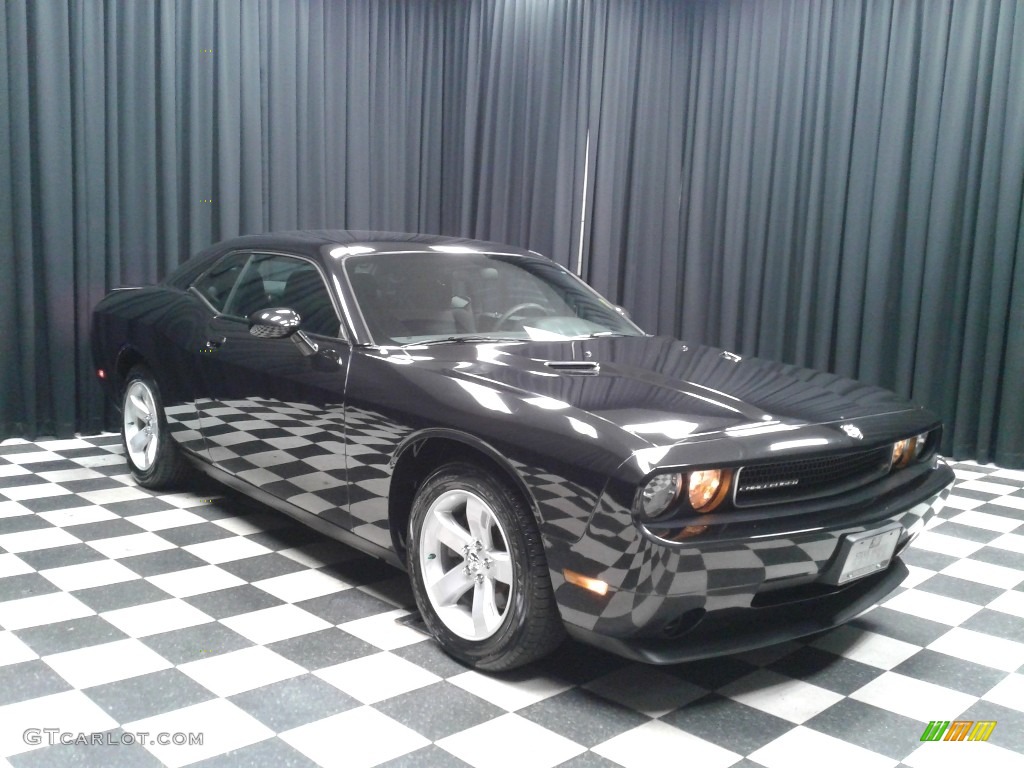 2010 Challenger SE - Brilliant Black Crystal Pearl / Dark Slate Gray photo #4