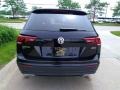 Deep Black Pearl - Tiguan SE 4MOTION Photo No. 5