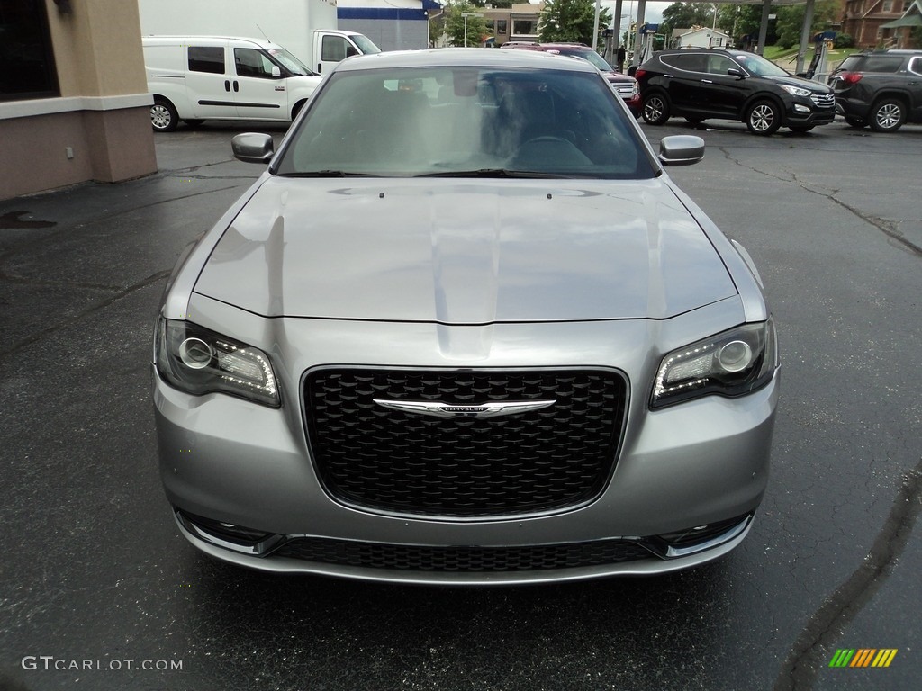 2016 300 S AWD - Billet Silver Metallic / Black photo #29