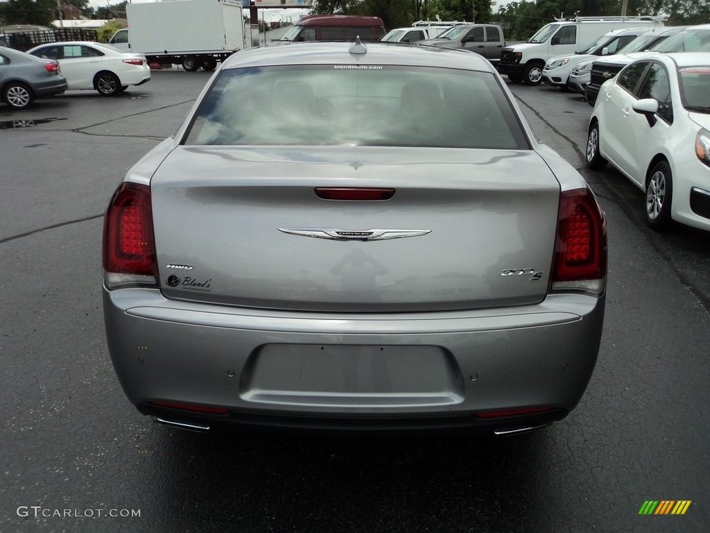 2016 300 S AWD - Billet Silver Metallic / Black photo #31