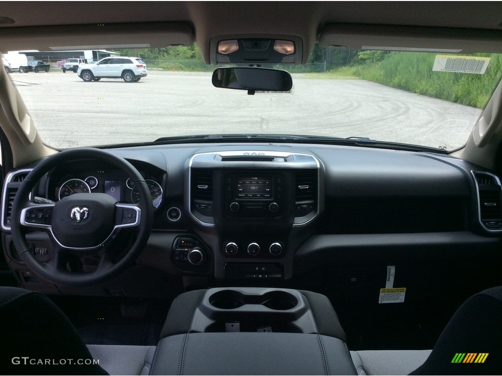 2019 1500 Big Horn Quad Cab 4x4 - Diamond Black Crystal Pearl / Black/Diesel Gray photo #11