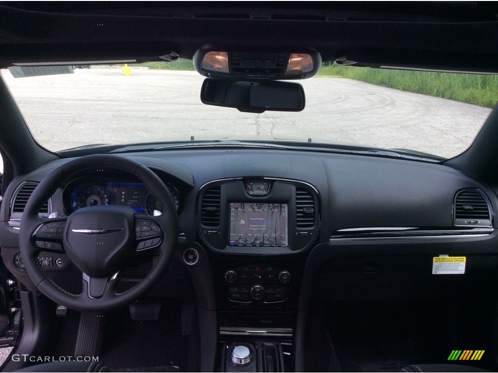 2019 Chrysler 300 S AWD Dashboard Photos