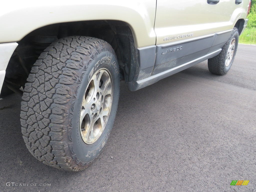 2001 Grand Cherokee Laredo 4x4 - Champagne Pearl / Agate photo #9