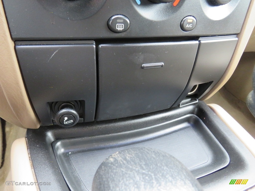 2001 Grand Cherokee Laredo 4x4 - Champagne Pearl / Agate photo #25