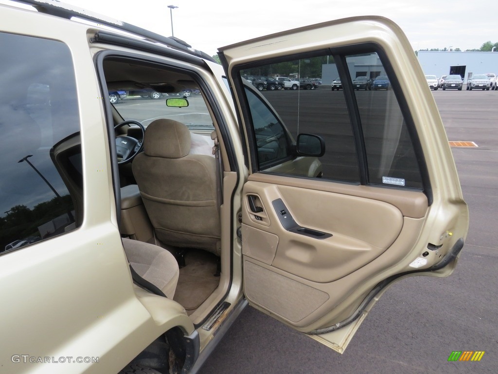 2001 Grand Cherokee Laredo 4x4 - Champagne Pearl / Agate photo #33