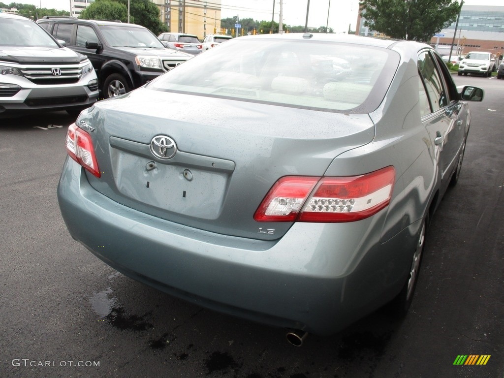 2010 Camry LE - Spruce Mica / Bisque photo #5