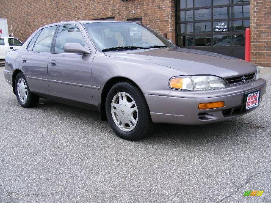 1995 Camry XLE V6 Sedan - Platinum Metallic / Gray photo #1