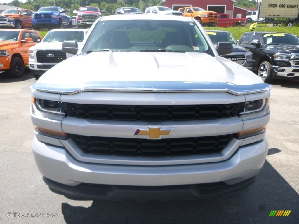 2017 Silverado 1500 Custom Double Cab 4x4 - Silver Ice Metallic / Dark Ash/Jet Black photo #9