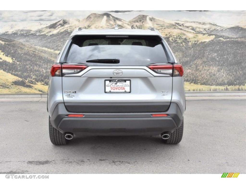 2019 RAV4 XLE AWD - Silver Sky Metallic / Light Gray photo #4