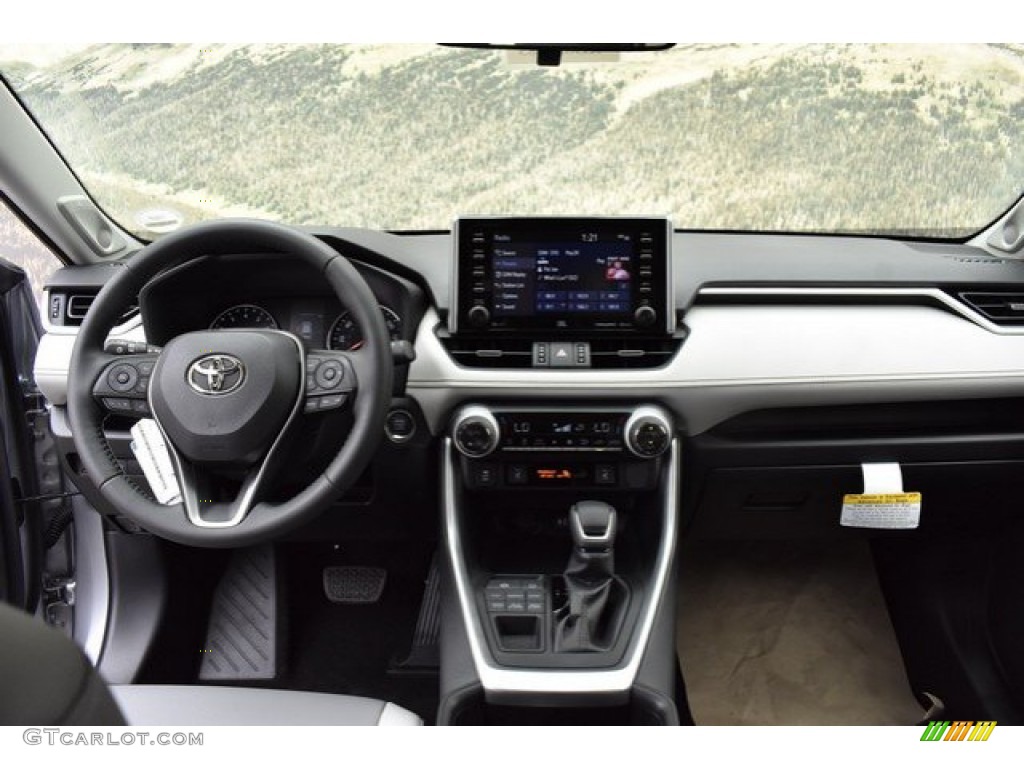 2019 RAV4 XLE AWD - Silver Sky Metallic / Light Gray photo #7