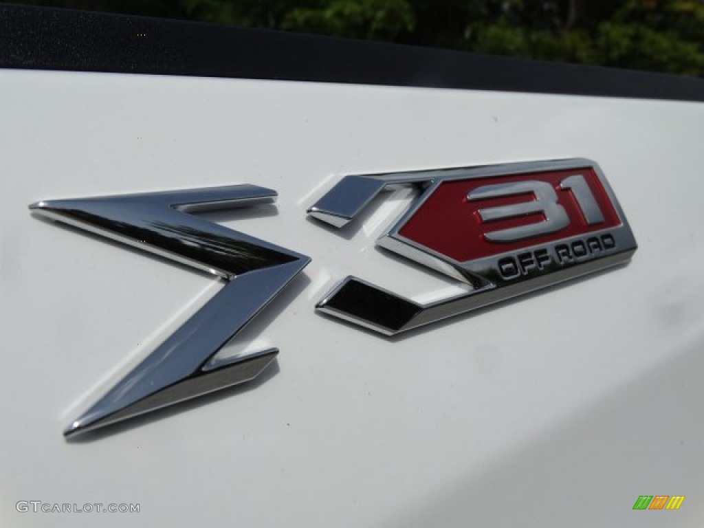 2019 GMC Sierra 1500 SLT Crew Cab 4WD Marks and Logos Photo #134030406