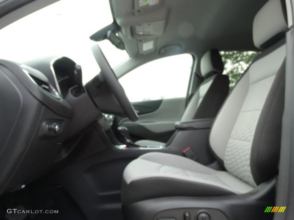 2019 Equinox LS - Summit White / Medium Ash Gray photo #13