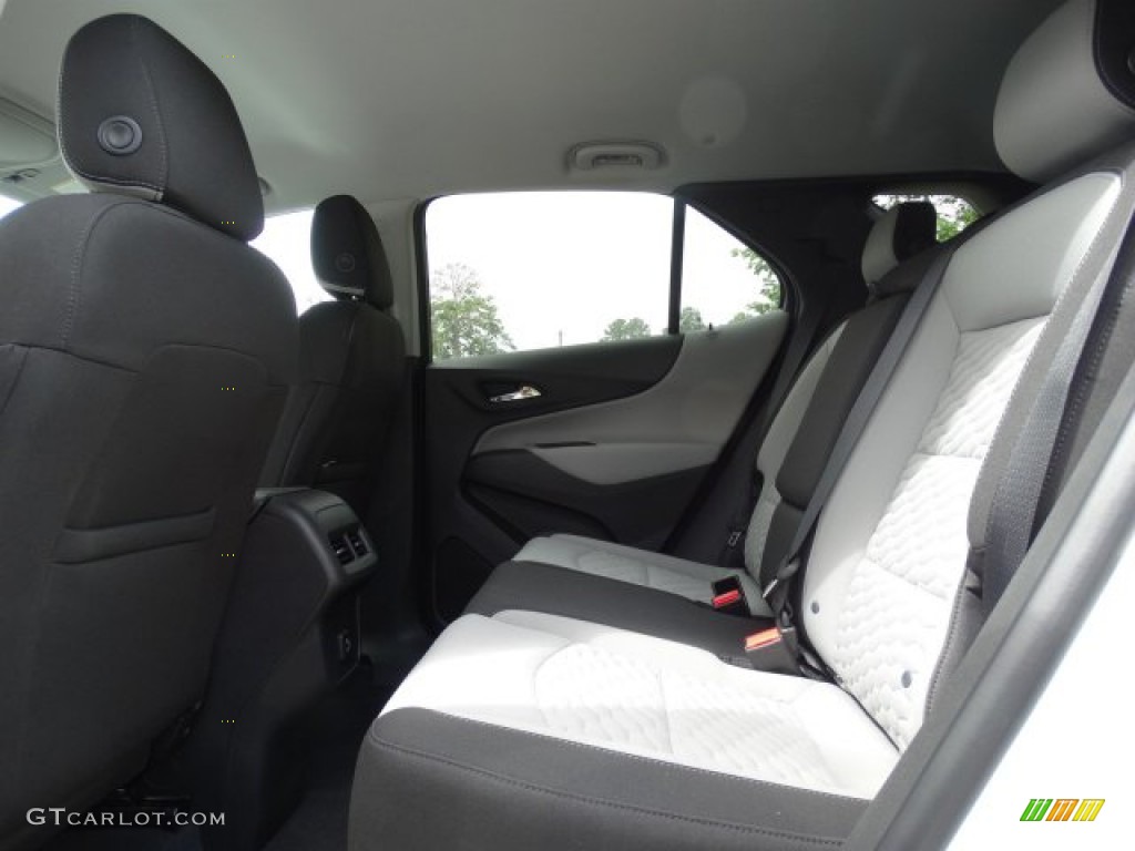 2019 Equinox LS - Summit White / Medium Ash Gray photo #22