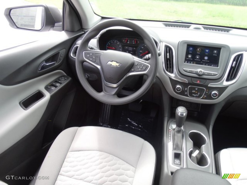 2019 Equinox LS - Summit White / Medium Ash Gray photo #24