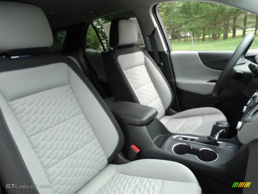 2019 Equinox LS - Summit White / Medium Ash Gray photo #29