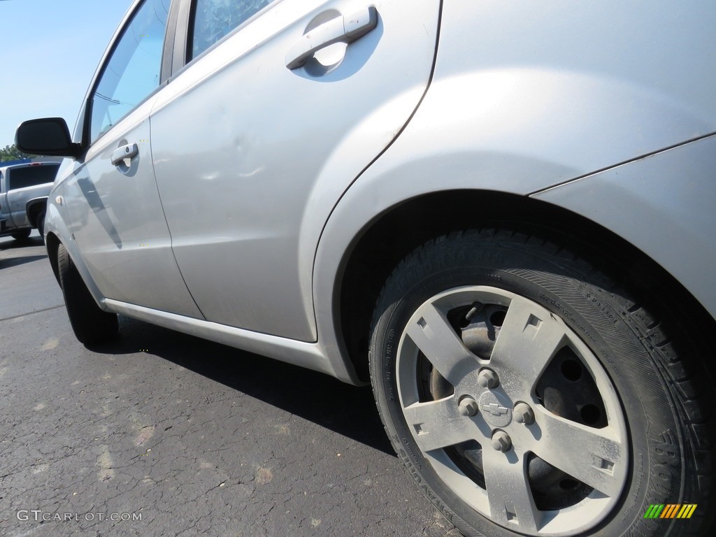 2007 Aveo LS Sedan - Cosmic Silver / Charcoal Black photo #9