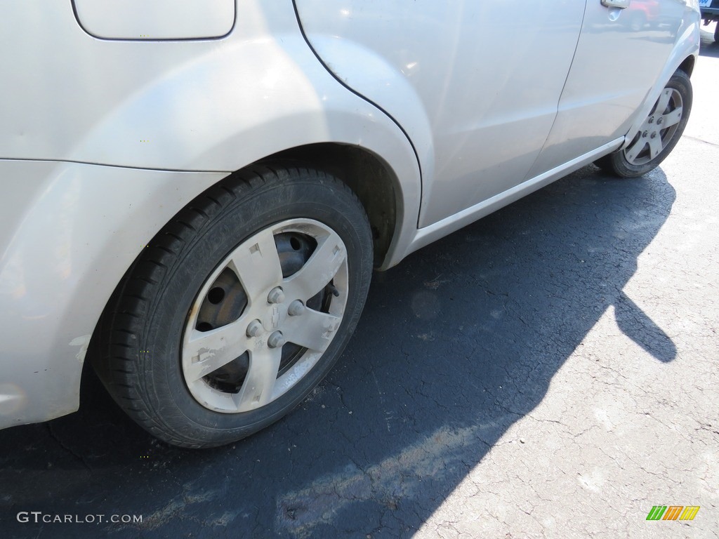 2007 Aveo LS Sedan - Cosmic Silver / Charcoal Black photo #14