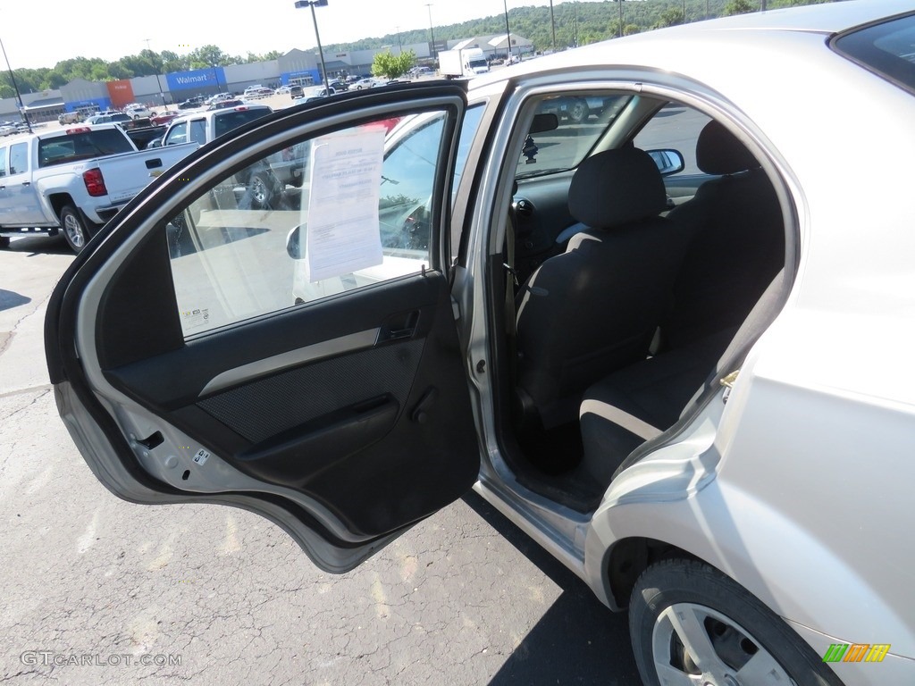 2007 Aveo LS Sedan - Cosmic Silver / Charcoal Black photo #19