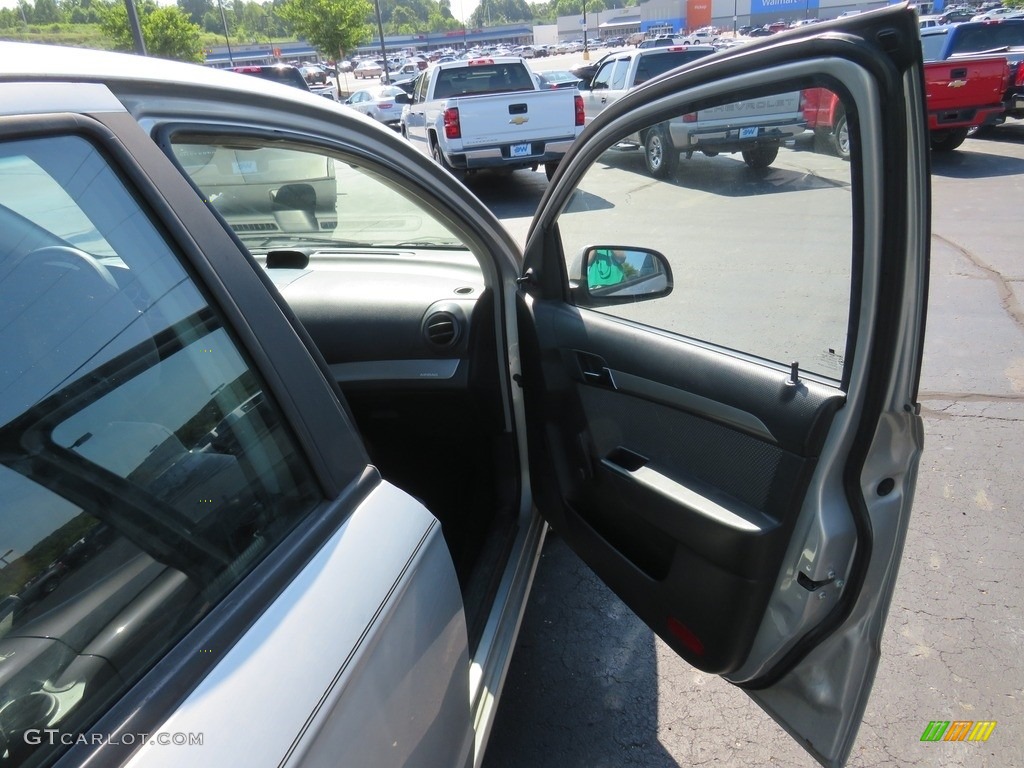 2007 Aveo LS Sedan - Cosmic Silver / Charcoal Black photo #24