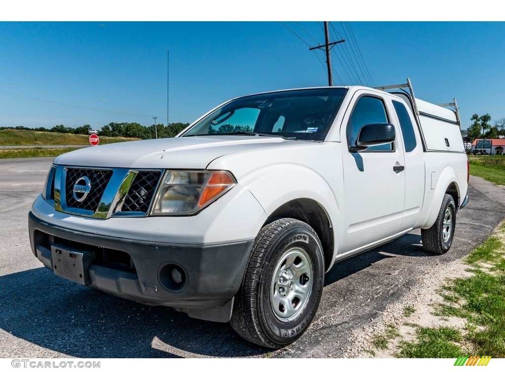 2007 Frontier XE King Cab - Avalanche White / Graphite photo #8