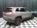 Sting-Gray - Cherokee Latitude 4x4 Photo No. 6