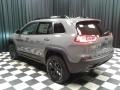 Sting-Gray - Cherokee Latitude 4x4 Photo No. 8