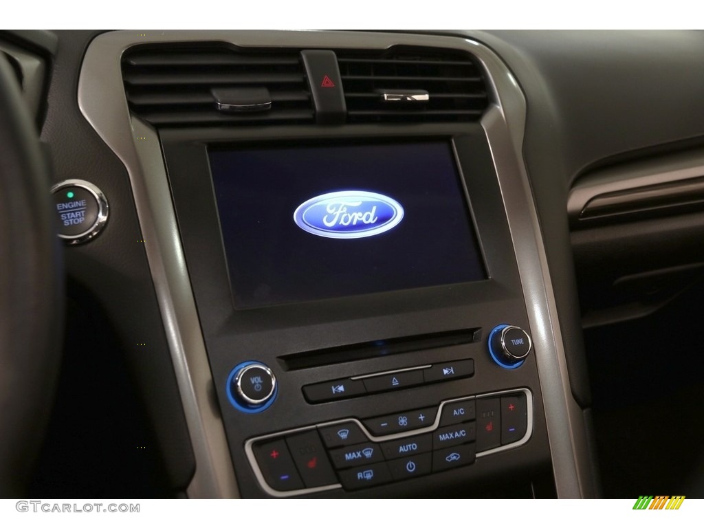 2018 Fusion SE - Magnetic / Ebony photo #10