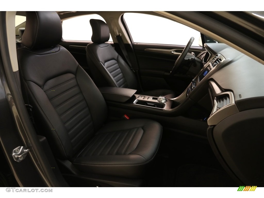 2018 Fusion SE - Magnetic / Ebony photo #17