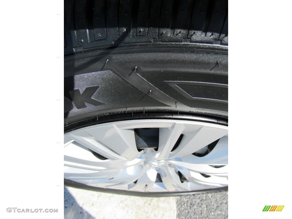 2014 Camry LE - Clearwater Blue Metallic / Ivory photo #9