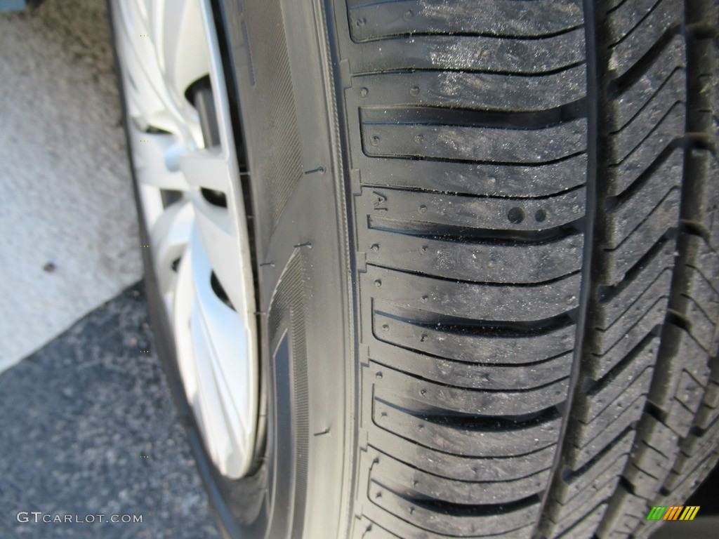 2014 Camry LE - Clearwater Blue Metallic / Ivory photo #10