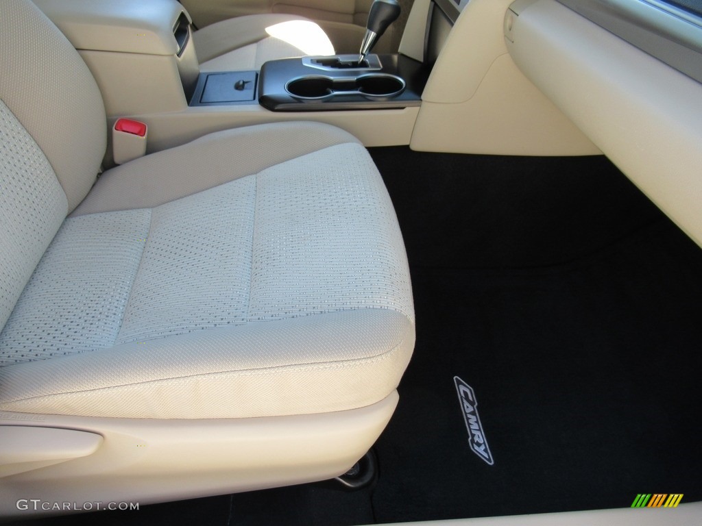 2014 Camry LE - Clearwater Blue Metallic / Ivory photo #13