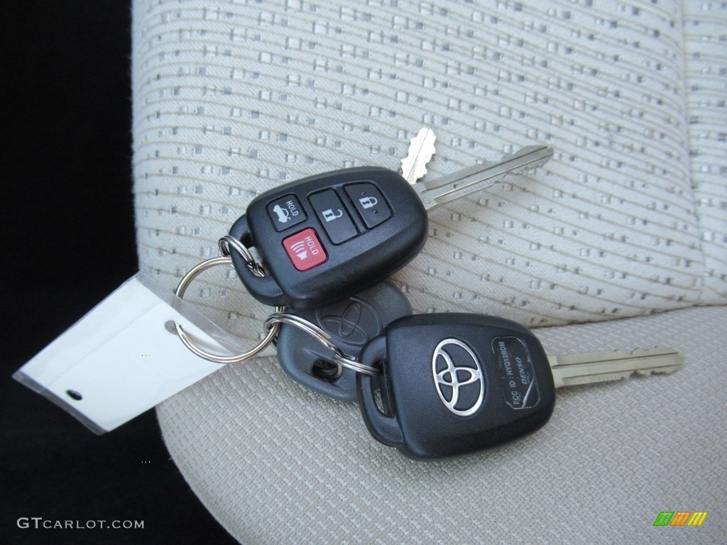2014 Camry LE - Clearwater Blue Metallic / Ivory photo #20