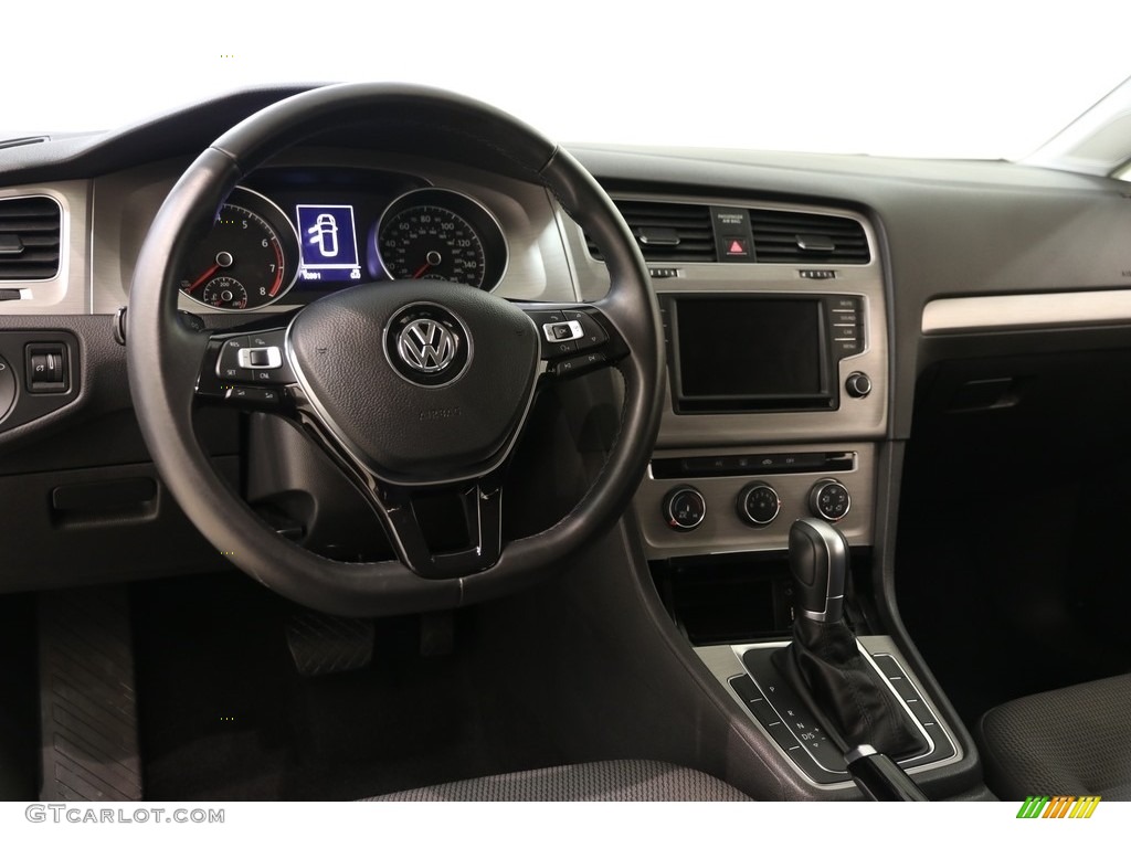 2017 Volkswagen Golf SportWagen S Dashboard Photos