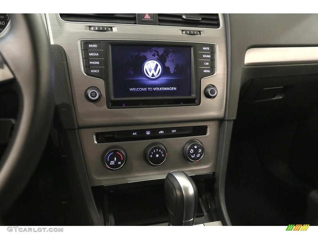 2017 Volkswagen Golf SportWagen S Controls Photo #134046336