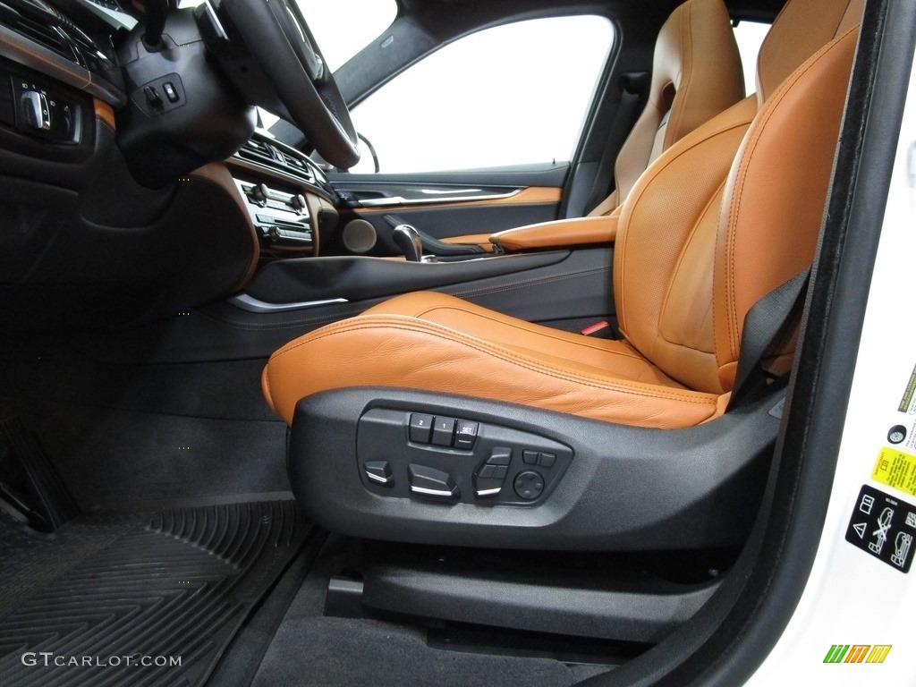 2019 X6 M  - Alpine White / Aragon Brown photo #11