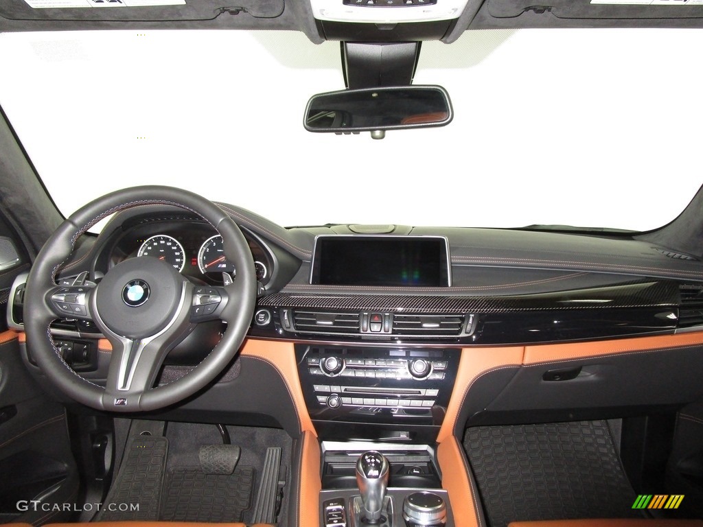 2019 X6 M  - Alpine White / Aragon Brown photo #24